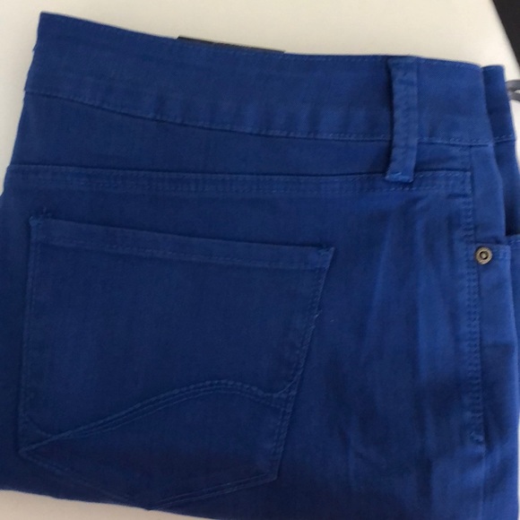 This jeans brand name is NYDJ - Picture 3 of 3